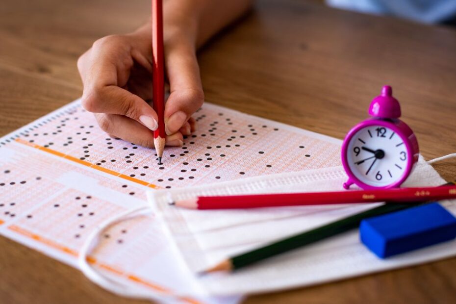 IELTS Liz: Reviewing the Best Tips and Lessons for Exam Prep